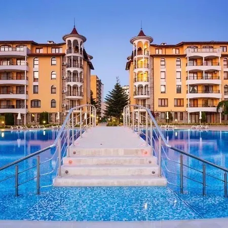 Royal Sun Complex Lejlighed *